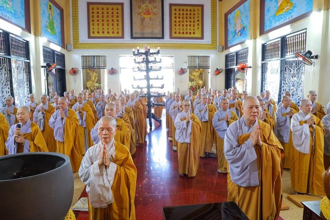 Chư Ni quận Bình Thạnh bố-tát, thính giới tại chùa Dược Sư