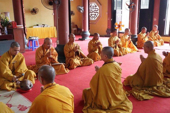 Chư Tăng Yết-ma làm lễ kiết giới trường theo luật Đức Phật chế định