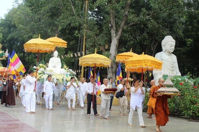 Trang nghiêm lễ rước Phật trong khuôn viên thiền viện Phước Sơn