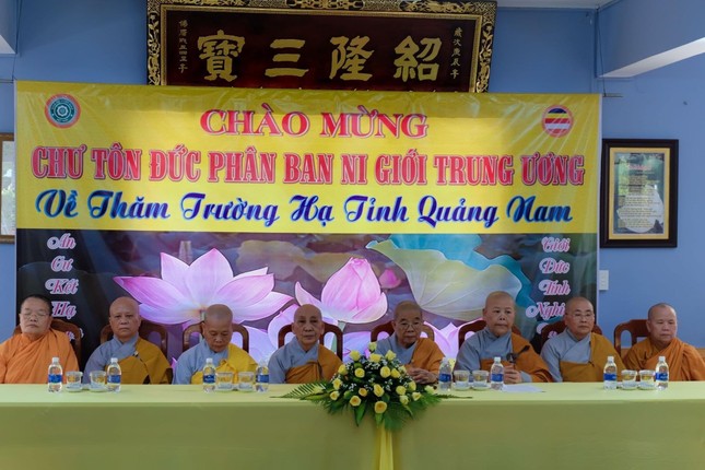 Phân ban Ni giới Trung ương về thăm hạ trường tỉnh Quảng Nam Phân ban Ni giới Trung ương về thăm hạ trường tỉnh Quảng Nam