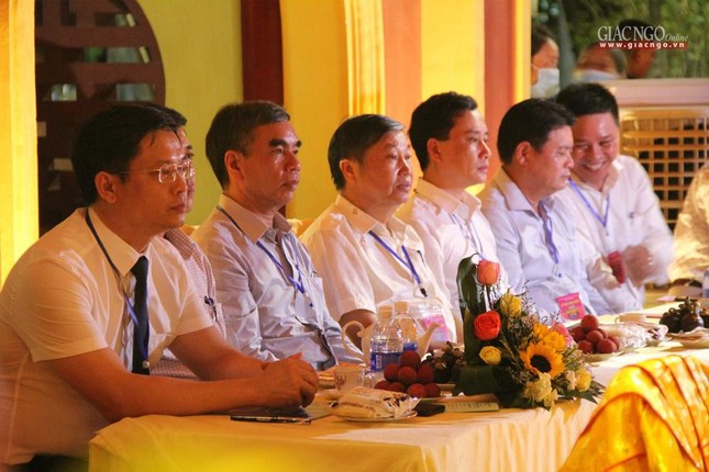 Đại diện lãnh đạo chính quyền tham dự