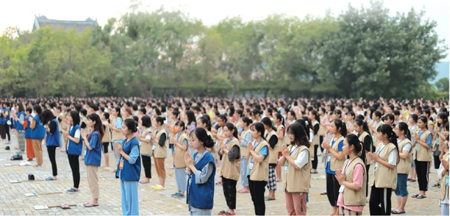 Khóa tu mùa hè chính là nơi thực tập các thói quen sống đạo đức, tích cực và những việc làm hữu ích