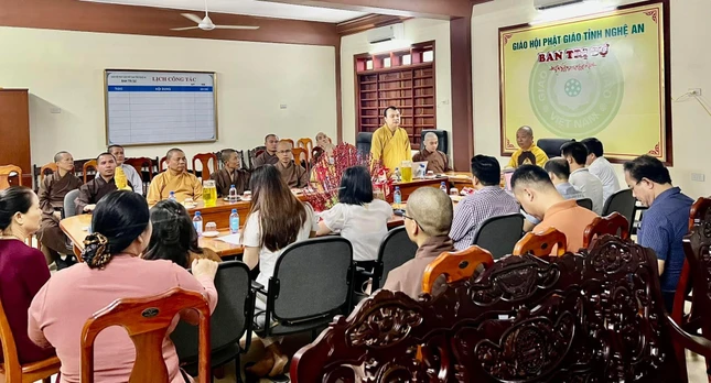 Quang cảnh phiên họp