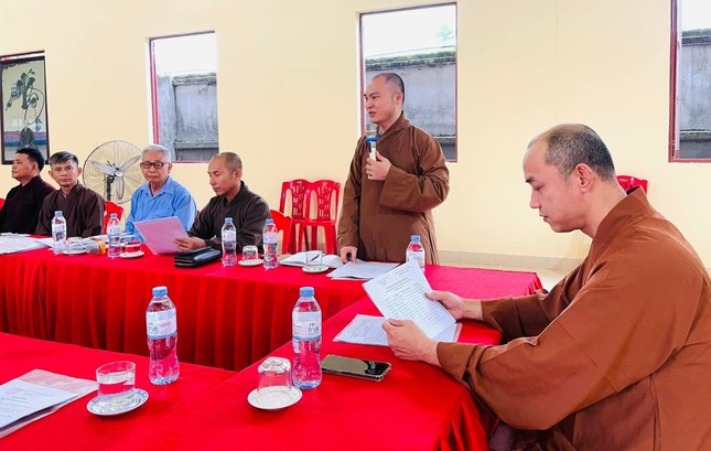 Chư Tăng đóng góp vào bản báo cáo sơ kết