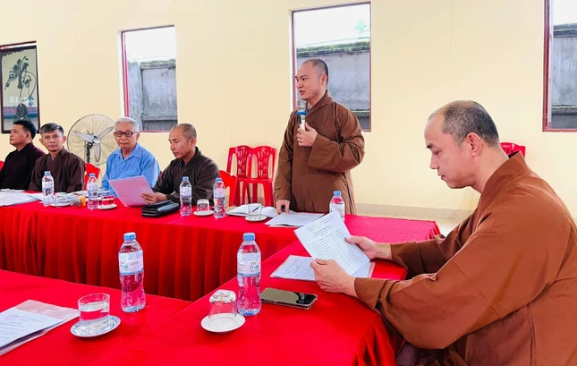 Chư Tăng đóng góp vào bản báo cáo sơ kết