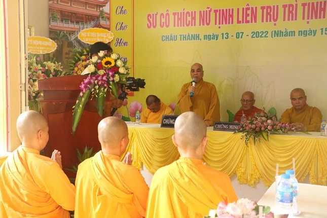Hòa thượng Thích Huệ Minh ban đạo từ