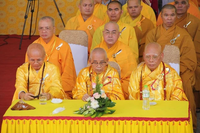 Chư tôn Hòa thượng Chứng minh Chư tôn Hòa thượng Chứng minh