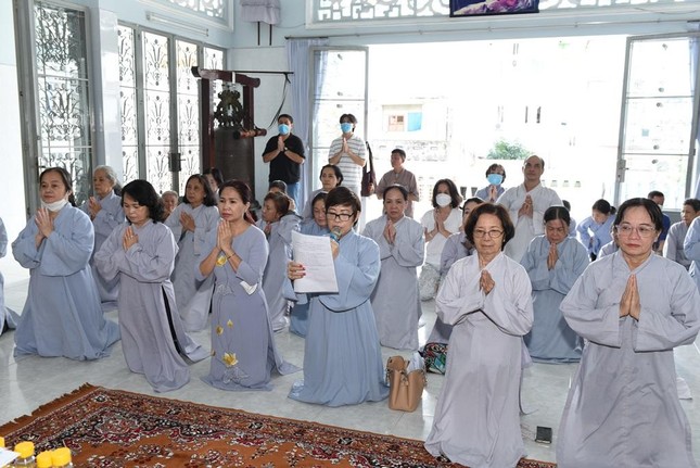 Đại diện Phật tử tác bạch cúng dường