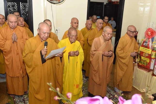 Nhất tâm cầu nguyện