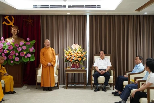 Hòa thượng Thích Bảo Nghiêm phát biểu cảm ơn lãnh đạo Ban Dân vận Thành ủy Hà Nội