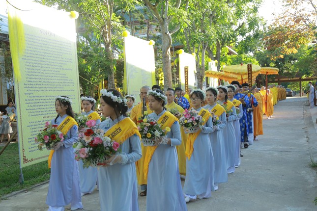 Cung thỉnh chư tôn đức quang lâm Cung thỉnh chư tôn đức quang lâm