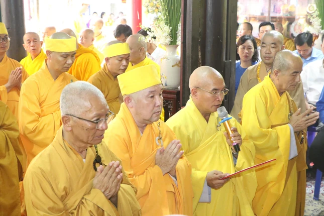 Thượng tọa Thích Minh Sơn cung tuyên tiểu sử Thượng tọa Thích Minh Sơn cung tuyên tiểu sử