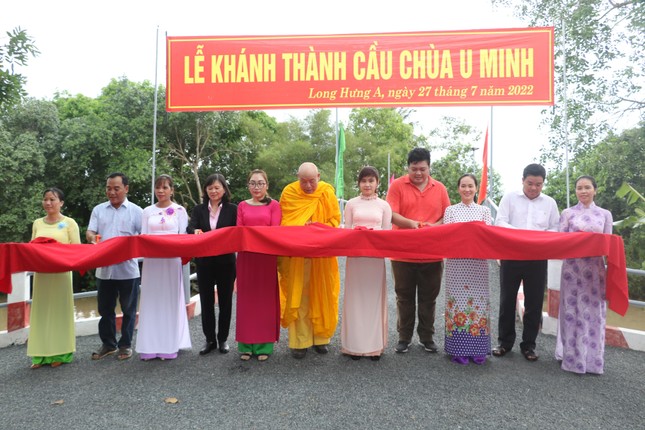 Cắt băng khánh thành cầu Chùa U Minh Cắt băng khánh thành cầu Chùa U Minh