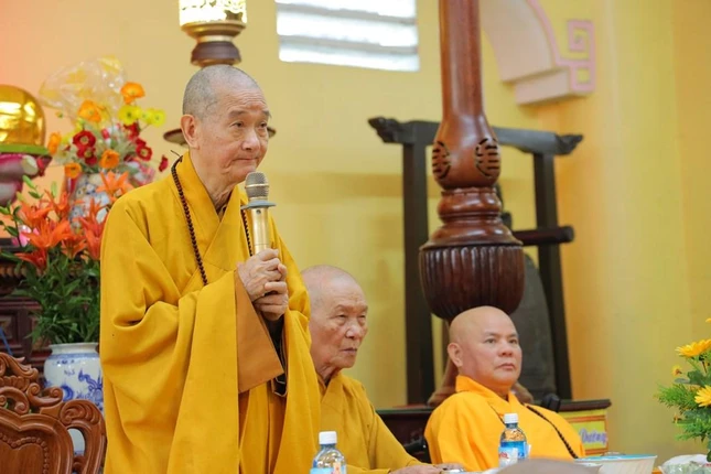 Hòa thượng Thích Thanh Hùng ban đạo từ Hòa thượng Thích Thanh Hùng ban đạo từ