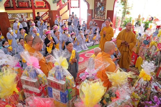 Cung tiến cửu huyền thất tổ Cung tiến cửu huyền thất tổ