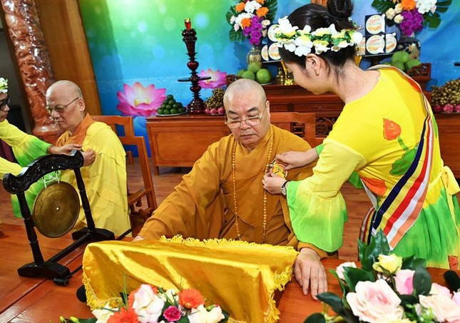 Nghi thức cài hoa hồng