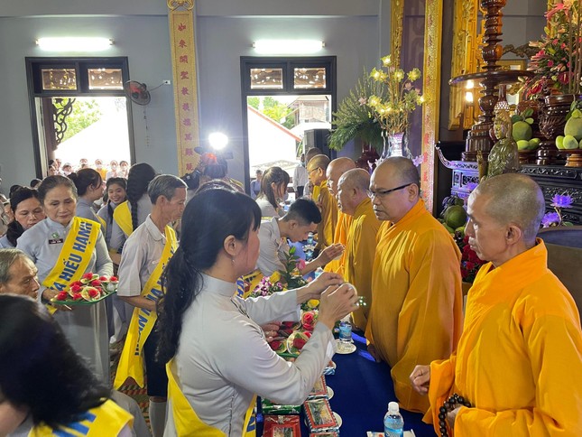 Nghi thức cài hoa hồng