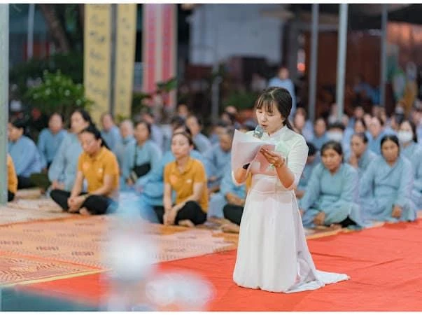 Đại diện Phật tử chùa Yên Thái hoài niệm Vu lan