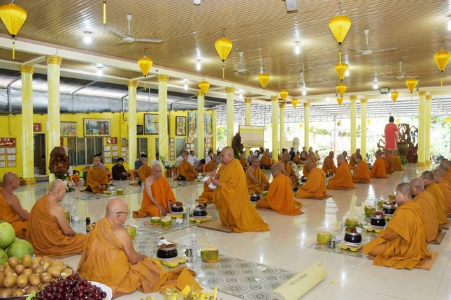 Trùng tuyên tiểu sử của cố Trưởng lão Hòa thượng Giác Đức