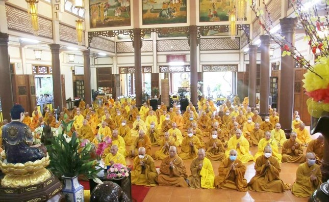 Chư Tăng dự lễ Tự tứ tại chùa Sắc tứ Long Sơn