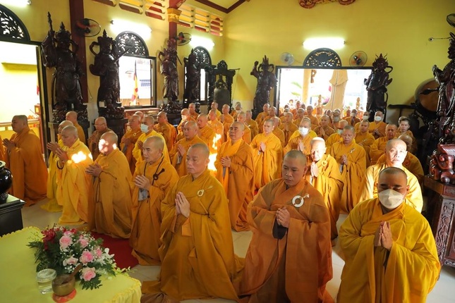 Đại chúng đồng phát lồ sám hối