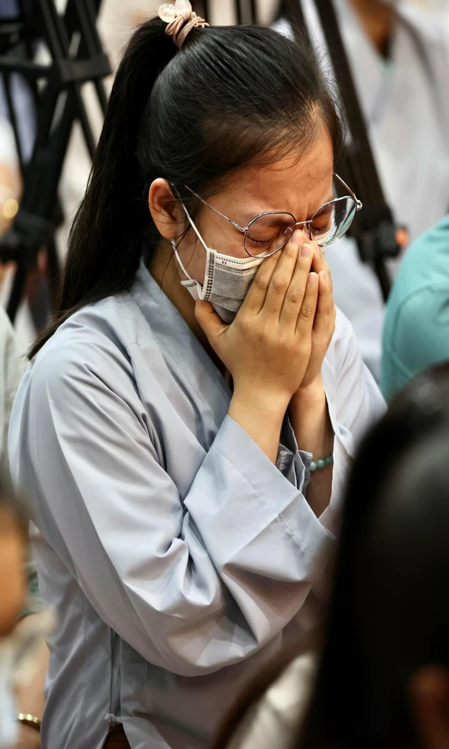 Phật tử xúc động khi được nhắc nhớ về nghĩa mẹ, ơn cha Phật tử xúc động khi được nhắc nhớ về nghĩa mẹ, ơn cha