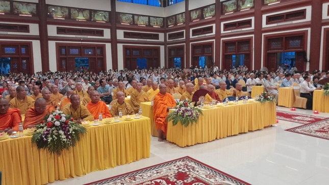 Chư tôn đức Tăng Ni, đại biểu chính quyền các cấp dự lễ