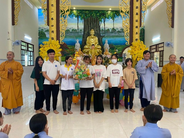 Trao phần thưởng cho đơn vị đạt kết quả cao