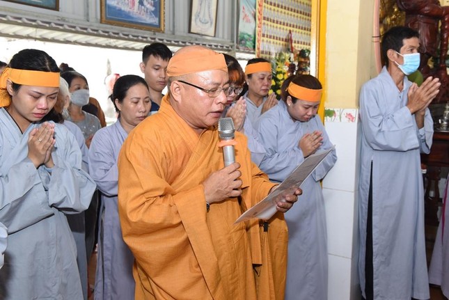 Đại diện môn đồ dâng lời cảm niệm