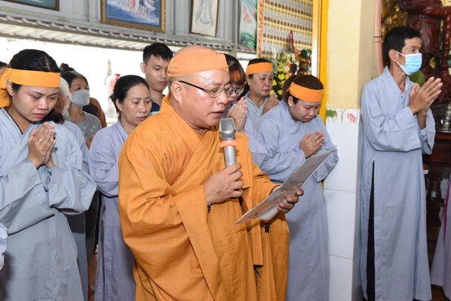 Đại diện môn đồ dâng lời cảm niệm