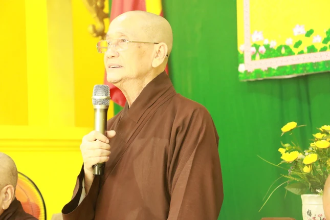 Hòa thượng Thích Chơn Minh phát biểu đúc kết hội nghị