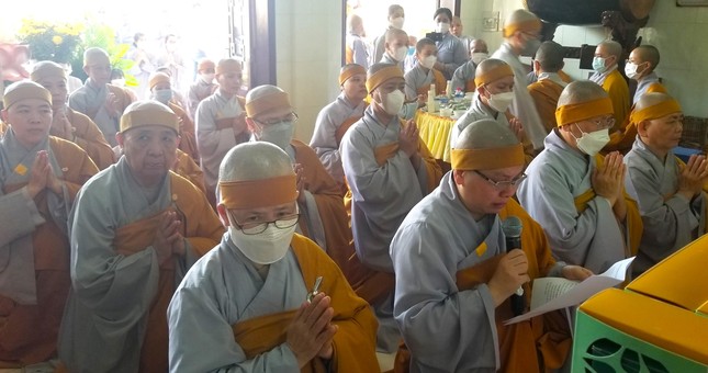 Môn đồ pháp quyến dâng lời tác bạch