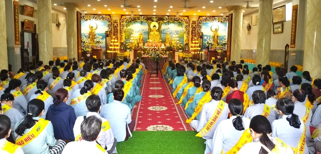 Ni trưởng Thích nữ Như Dung chia sẻ Phật pháp Ni trưởng Thích nữ Như Dung chia sẻ Phật pháp