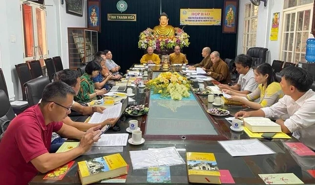 Quang cảnh phiên họp