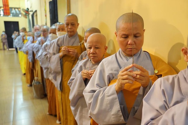 Thành kính dâng hương Thành kính dâng hương