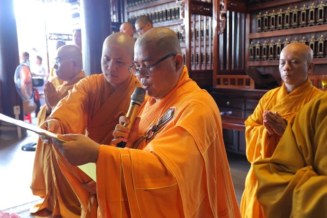 Đại diện môn đồ đệ tử dâng lời tưởng niệm