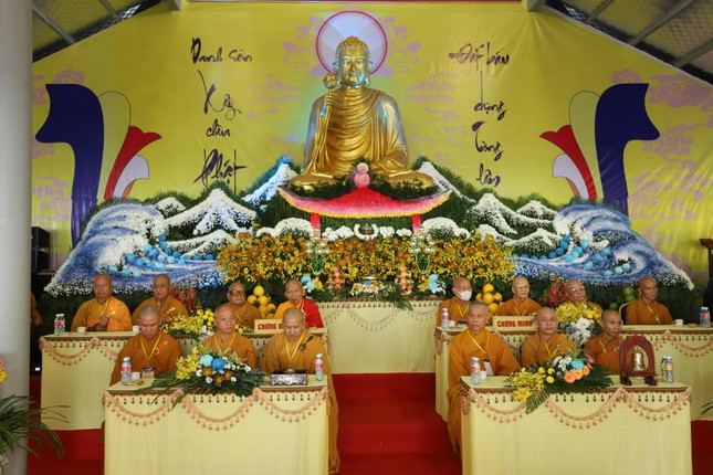 Chư tôn đức chứng minh