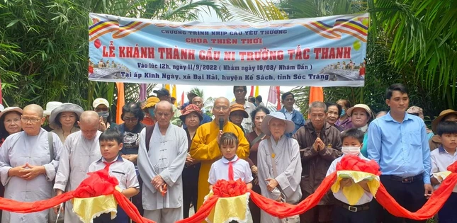 Cắt băng khánh thành cầu nông thôn tại ấp Kinh Ngây, xã Đại Hải, huyện Kế Sách, tỉnh Sóc Trăng Cắt băng khánh thành cầu nông thôn tại ấp Kinh Ngây, xã Đại Hải, huyện Kế Sách, tỉnh Sóc Trăng