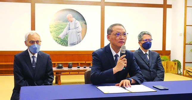 Hội Từ Tế đã liên kết cùng các tổ chức phi chính phủ khác để hỗ trợ những người tị nạn Ukraine Hội Từ Tế đã liên kết cùng các tổ chức phi chính phủ khác để hỗ trợ những người tị nạn Ukraine