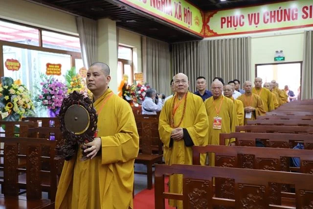 Cung thỉnh chư tôn đức