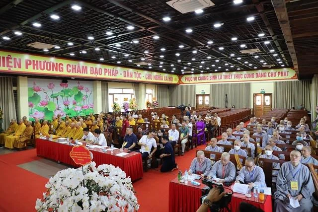 Quang cảnh phiên trù bị đại hội