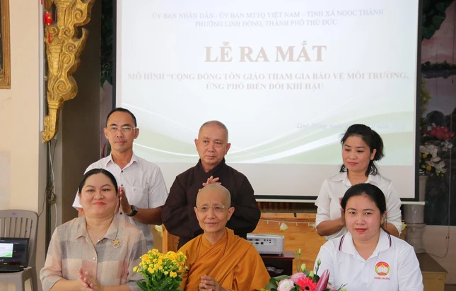 Ký kết ra mắt mô hình “Cộng đồng đồng tôn giáo tham gia bảo vệ môi trường, ứng phó với biến đổi khí hậu” và công trình “Vườn ươm thuốc Nam”