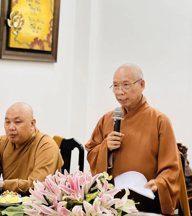 Hòa thượng Thích Huệ Minh ban đạo từ