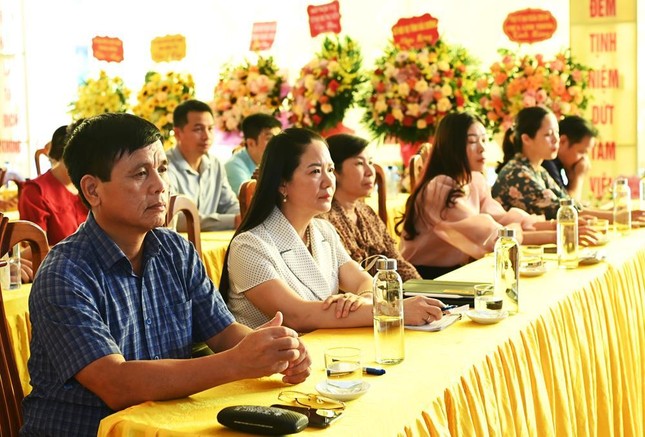 Đại biểu tham dự buổi lễ