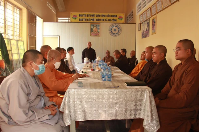 Quang cảnh phiên họp