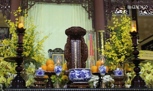 Long vị cố Trưởng lão Hòa thượng