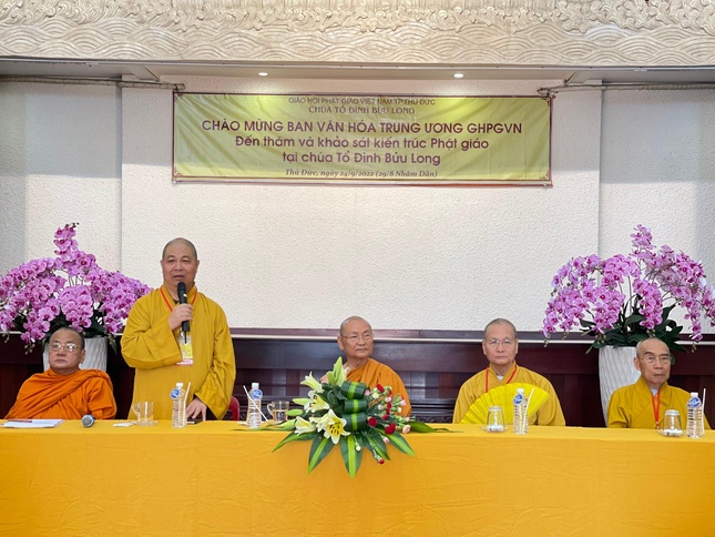 Thượng tọa Thích Thọ Lạc chia sẻ tại buổi gặp mặt Thượng tọa Thích Thọ Lạc chia sẻ tại buổi gặp mặt