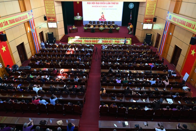 Quang cảnh phiên trù bị đại hội