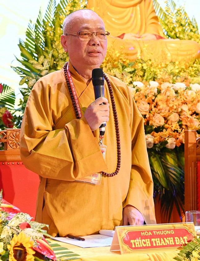 Hòa thượng Thích Thanh Đạt ban đạo từ