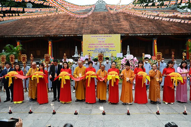 Cắt băng khánh thành giai đoạn 1 chùa Trúc Lâm Rặng Tếch
